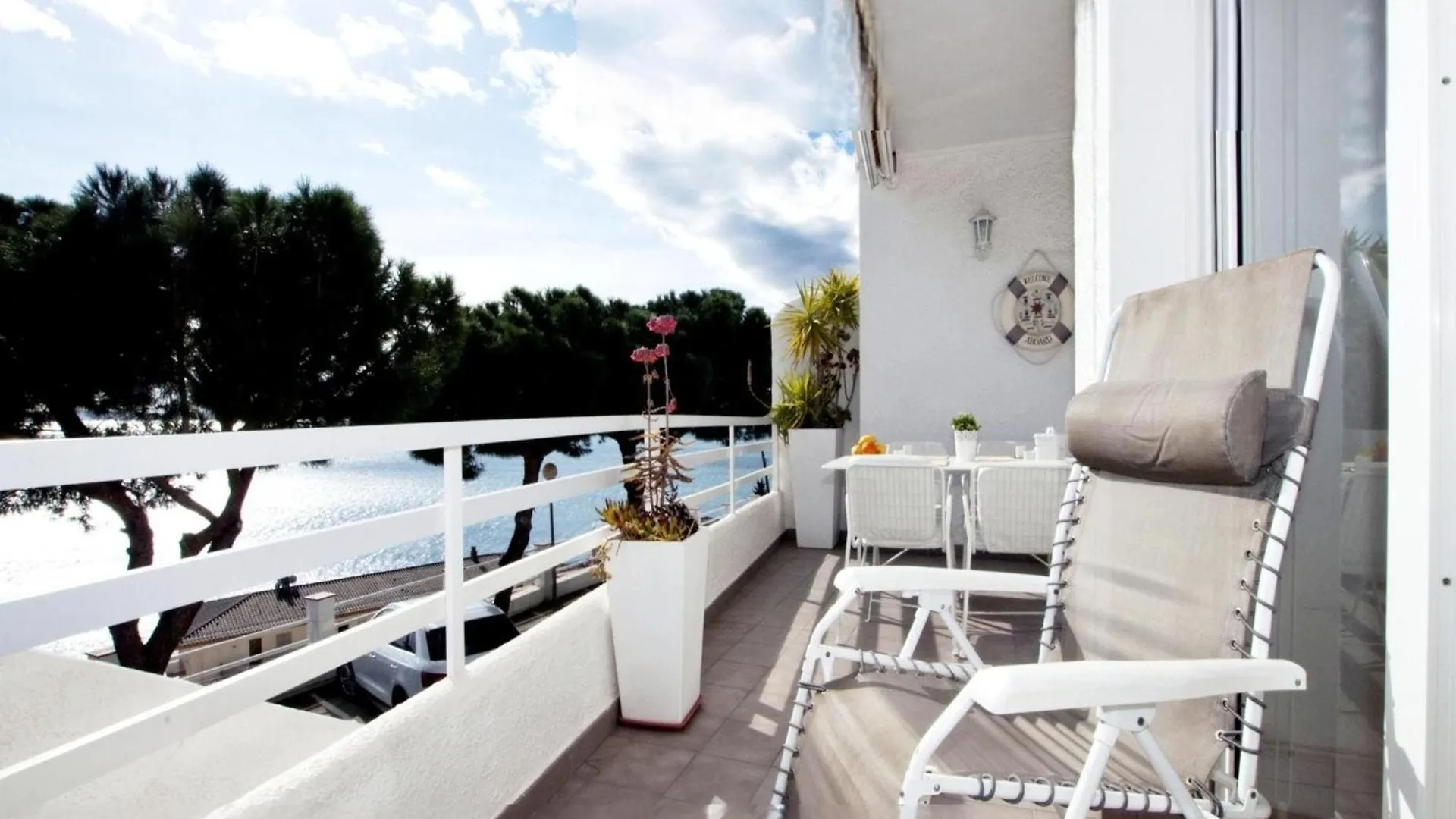 Cozy Apartment In Roses For A Family By The Sea Spain